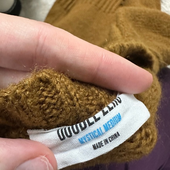 Double Zero Cropped V-Neck Long Sleeve Soft Knit Pullover Sweater Size Medium - Picture 4 of 5